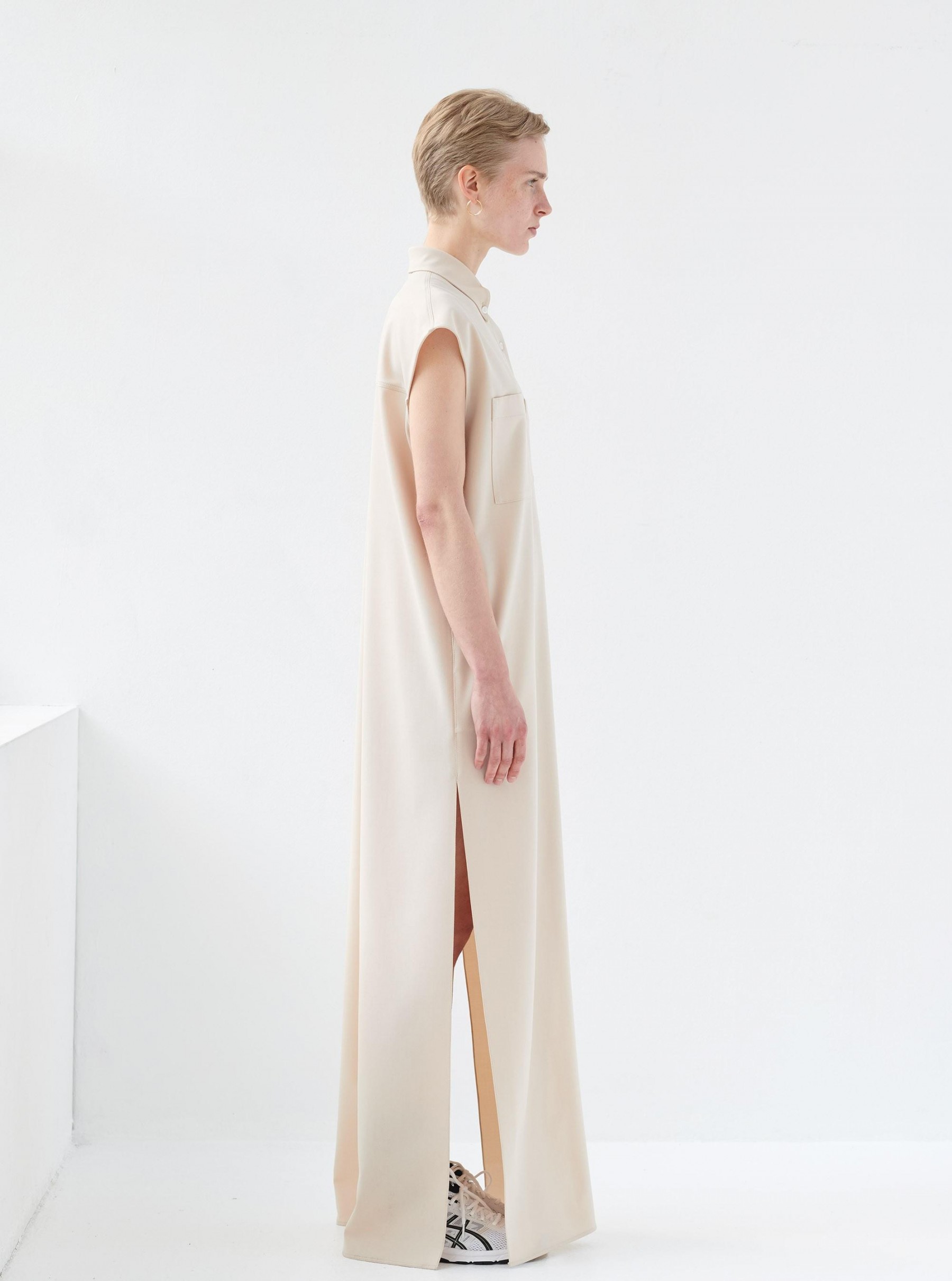 Sleeveless Floor Length Shirt