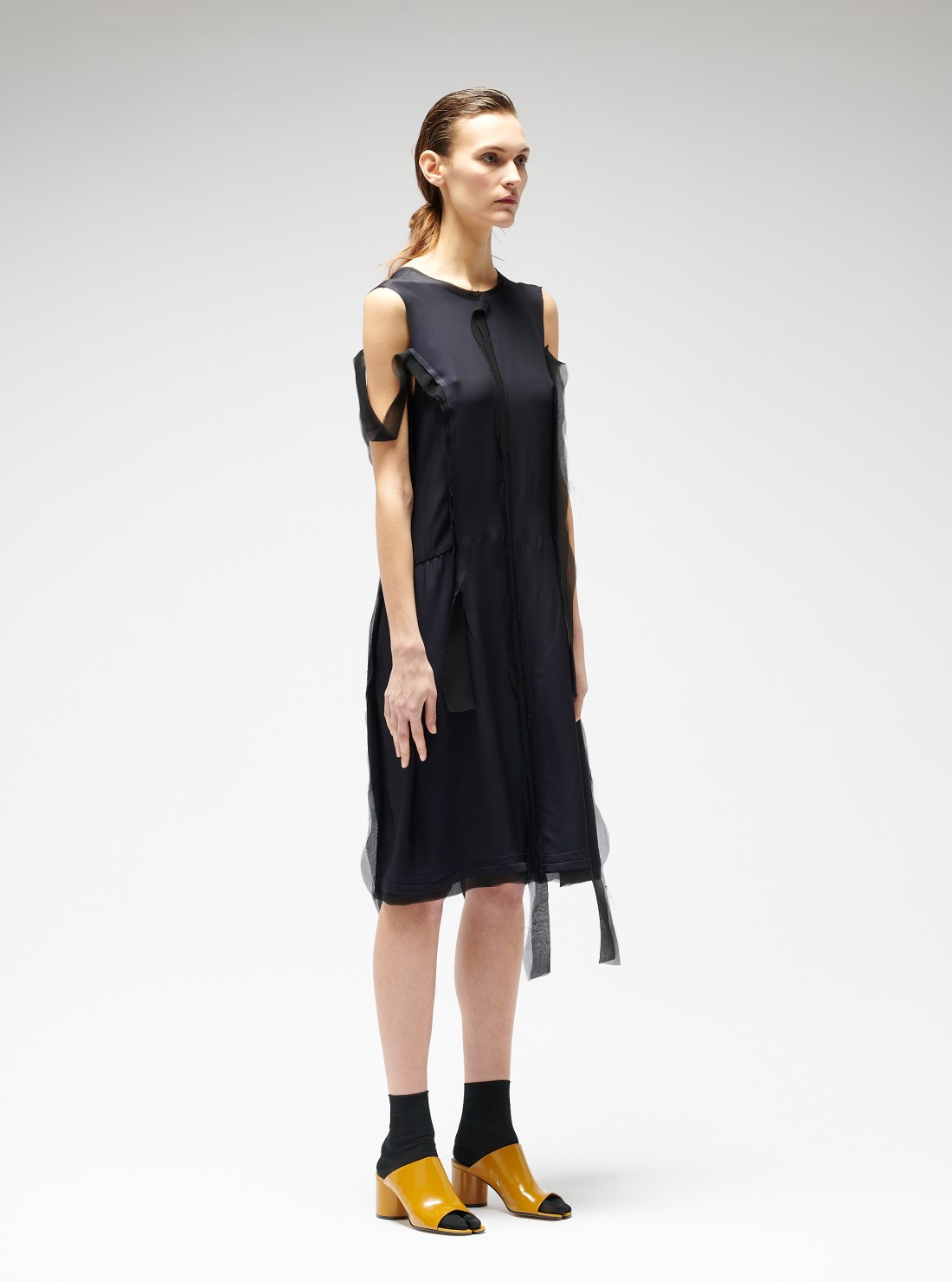 Anonymity lining sleeveless dress