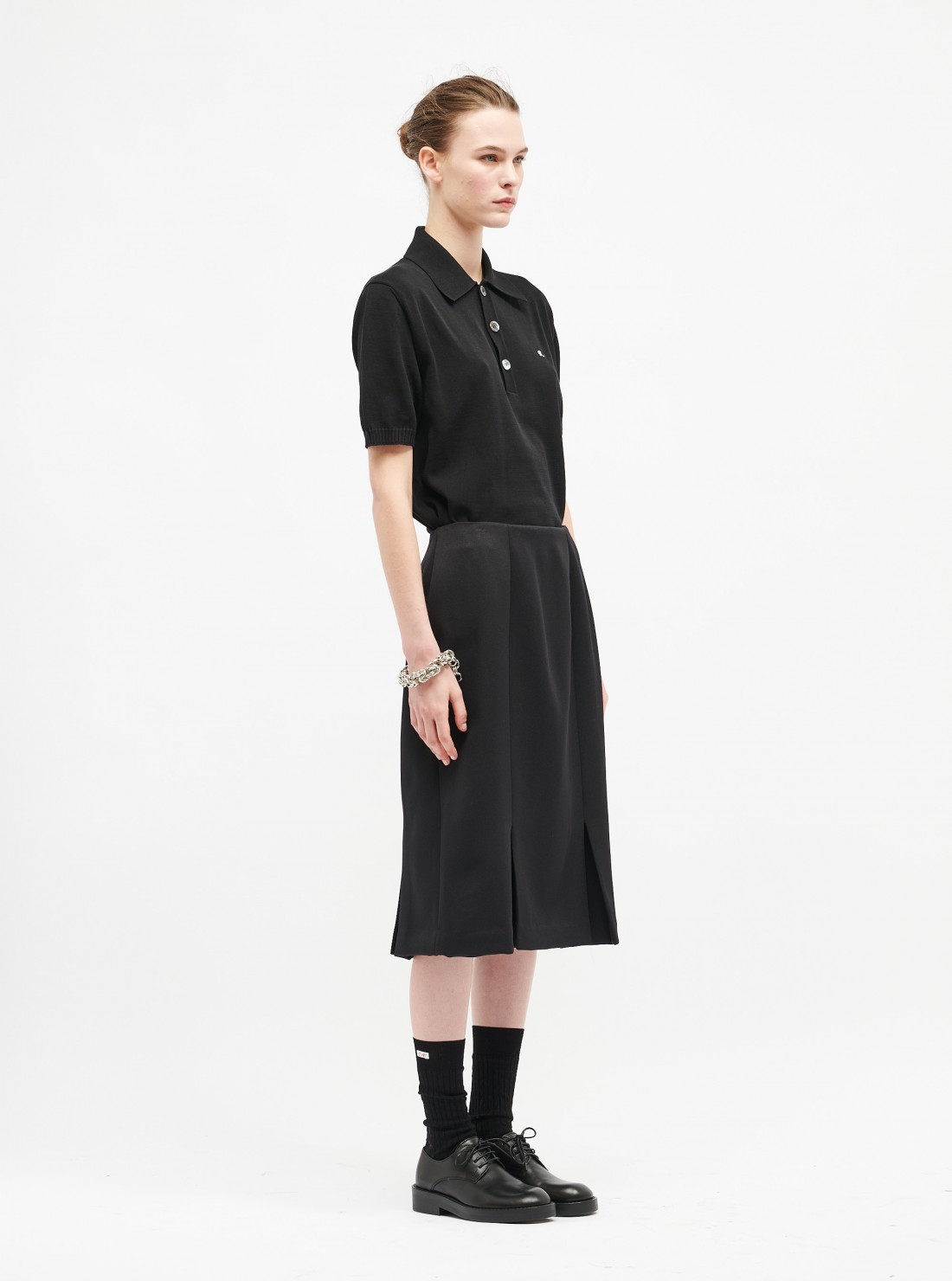 mid length skirt with pleats