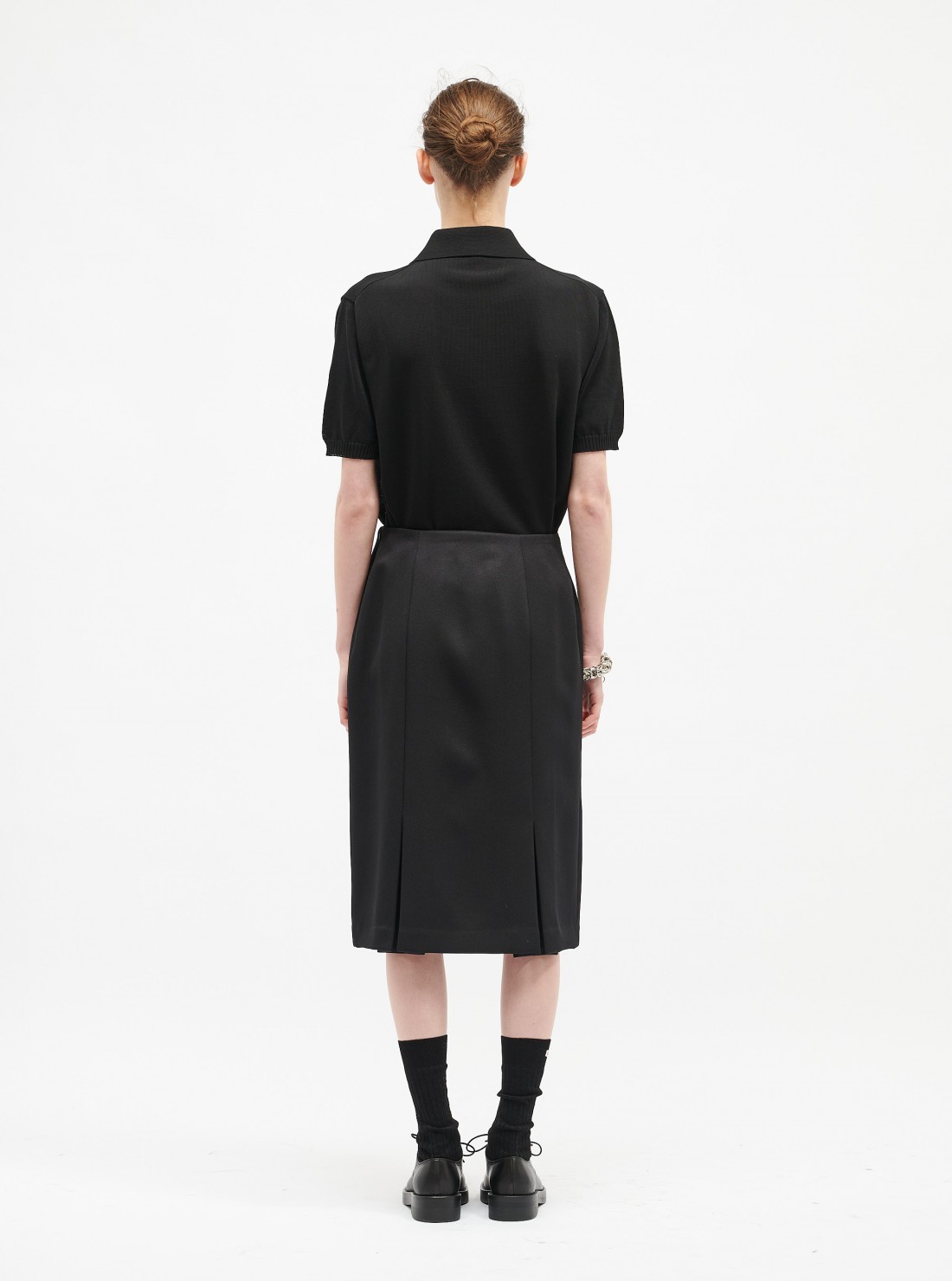 mid length skirt with pleats