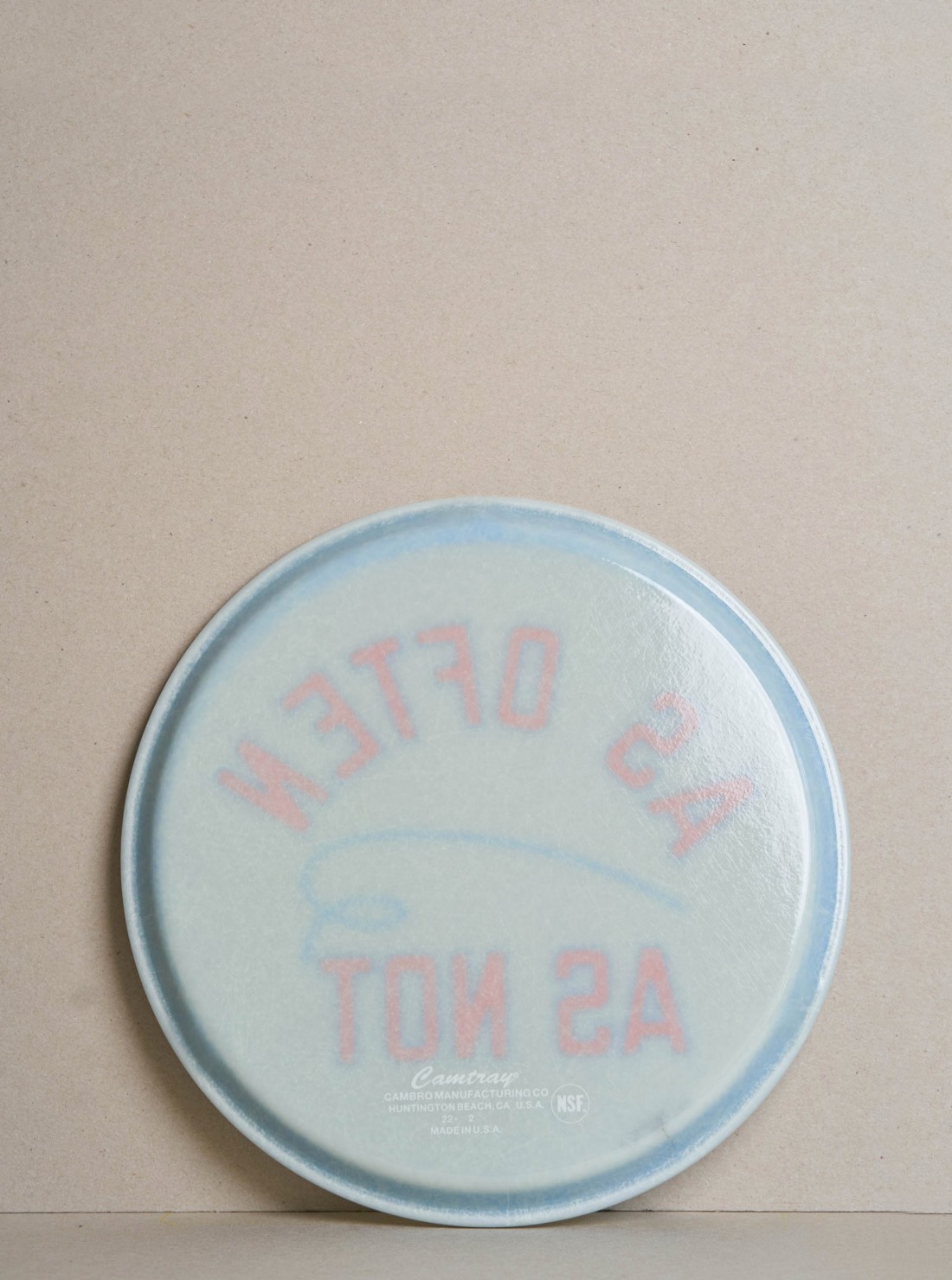 Lawrence Weiner / Plateau en fibre de...