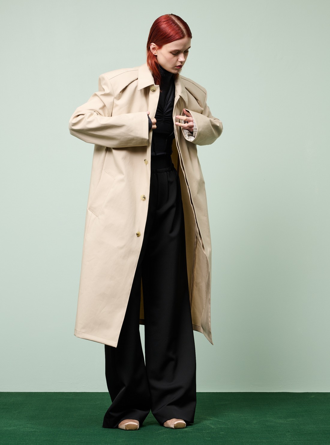 Collarbone Mac Trench Coat