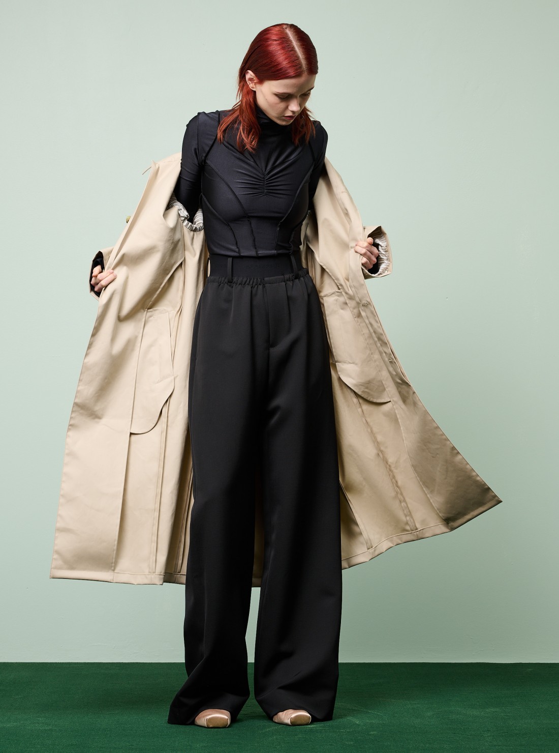 Collarbone Mac Trench Coat