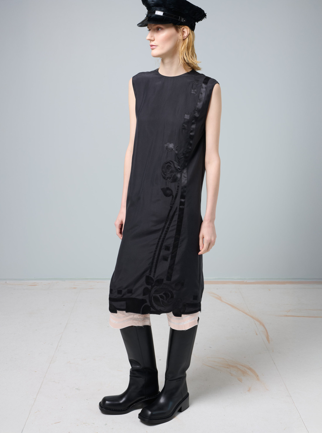 Dress With Embroidery