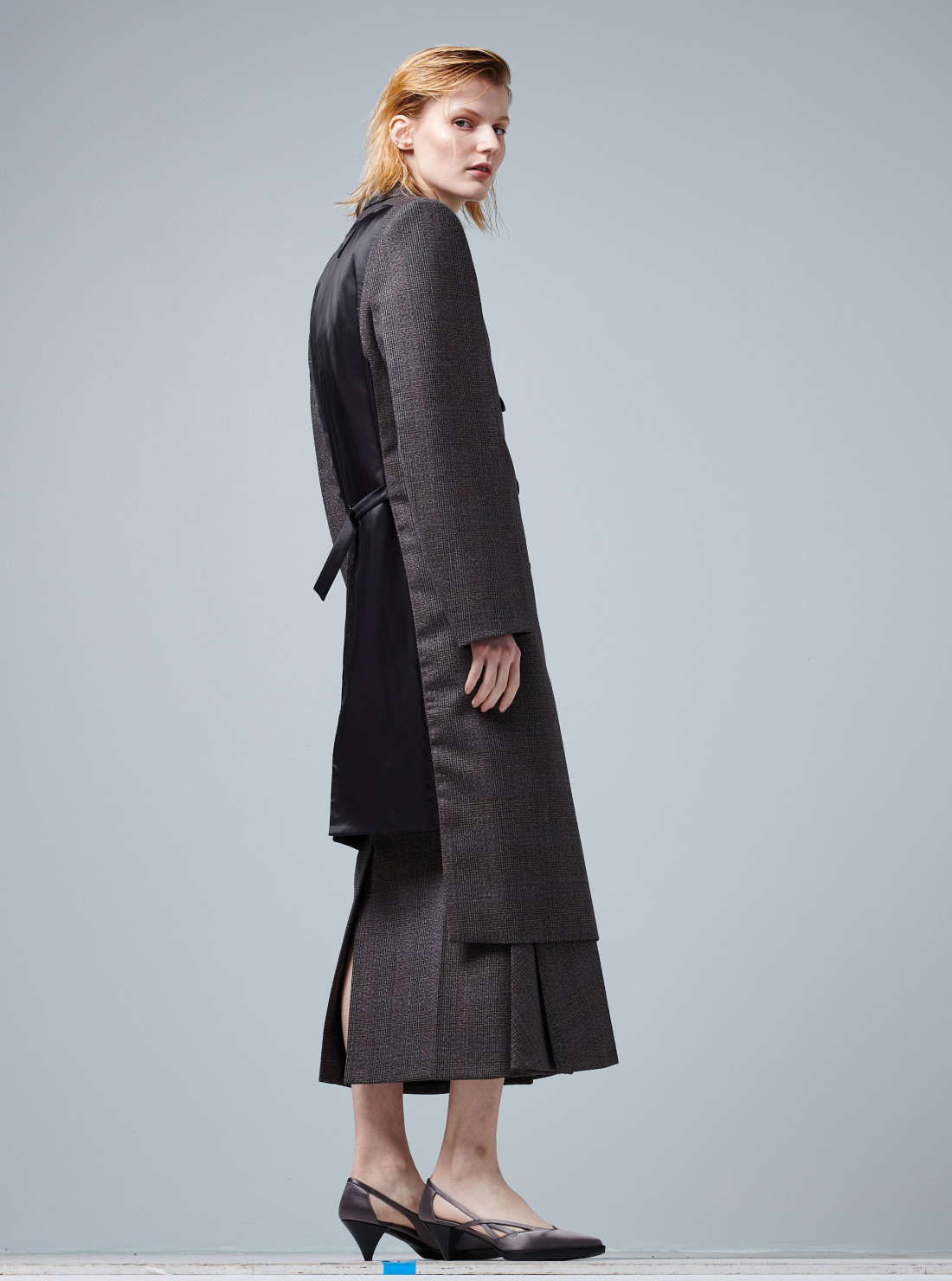 Contrasted back coat
