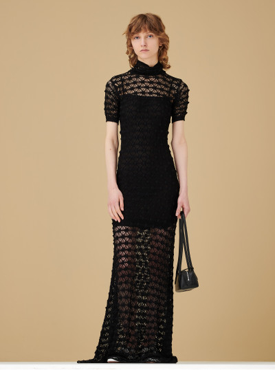 Robe longue en maille dentelle