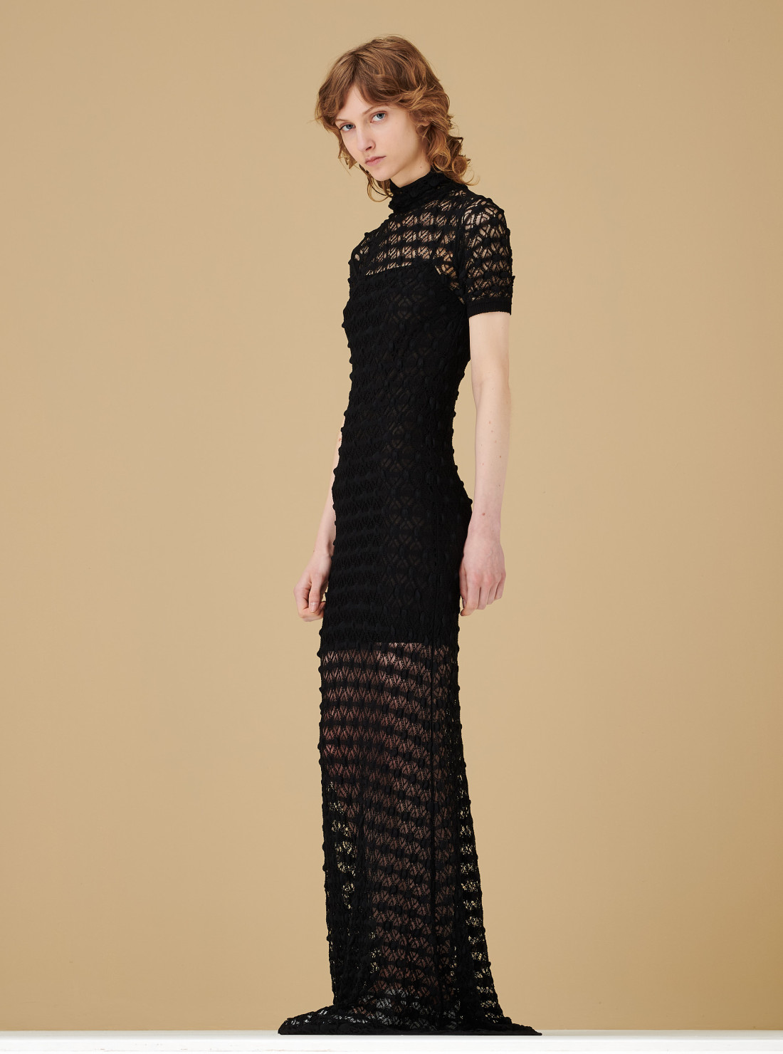 Robe longue en maille dentelle