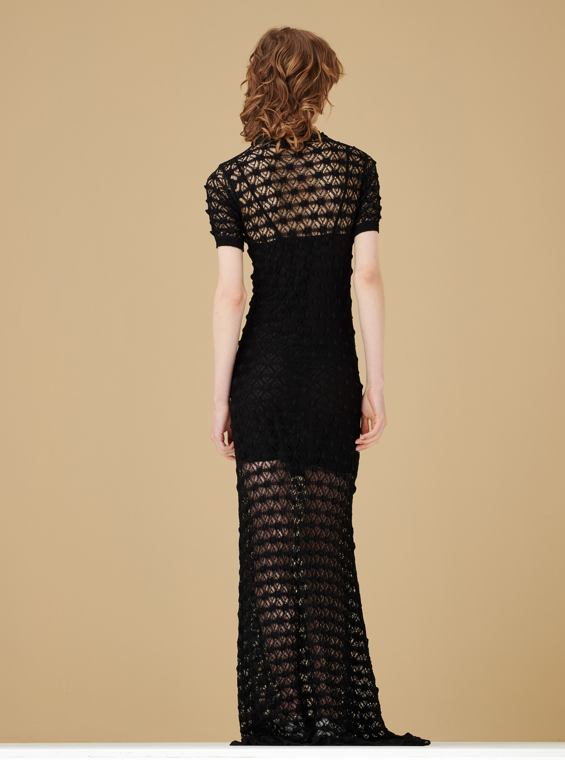 Robe longue en maille dentelle
