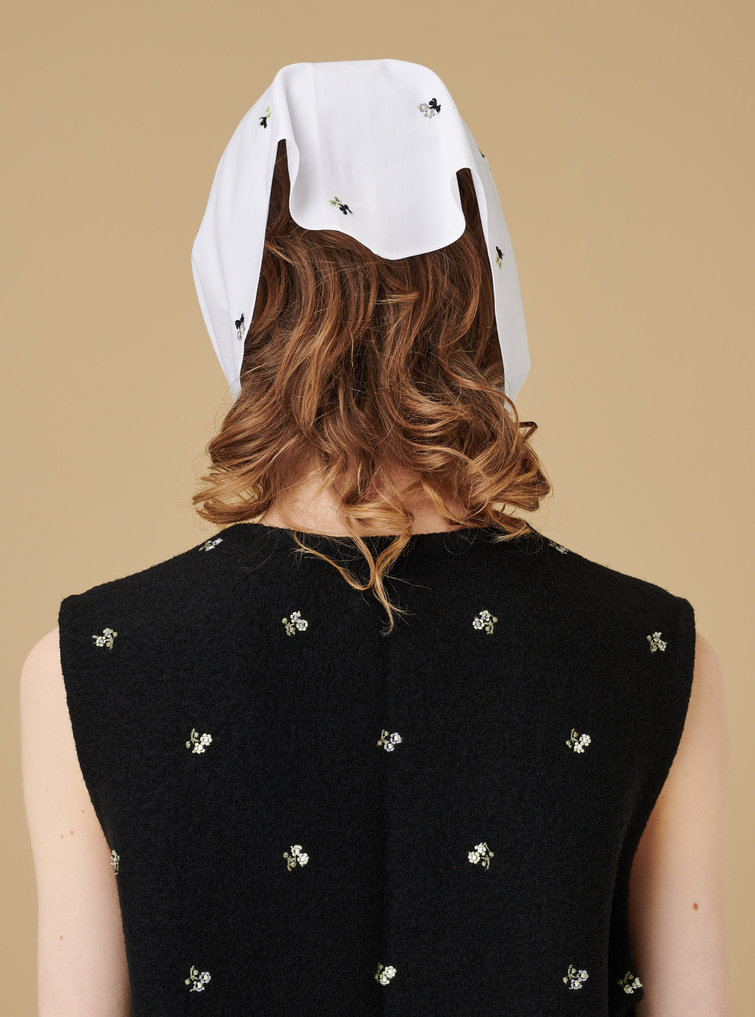 Foulard brodé