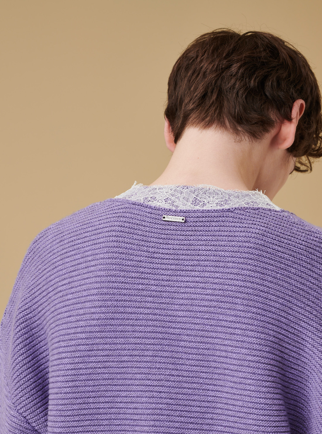 Pull col V à dentelle