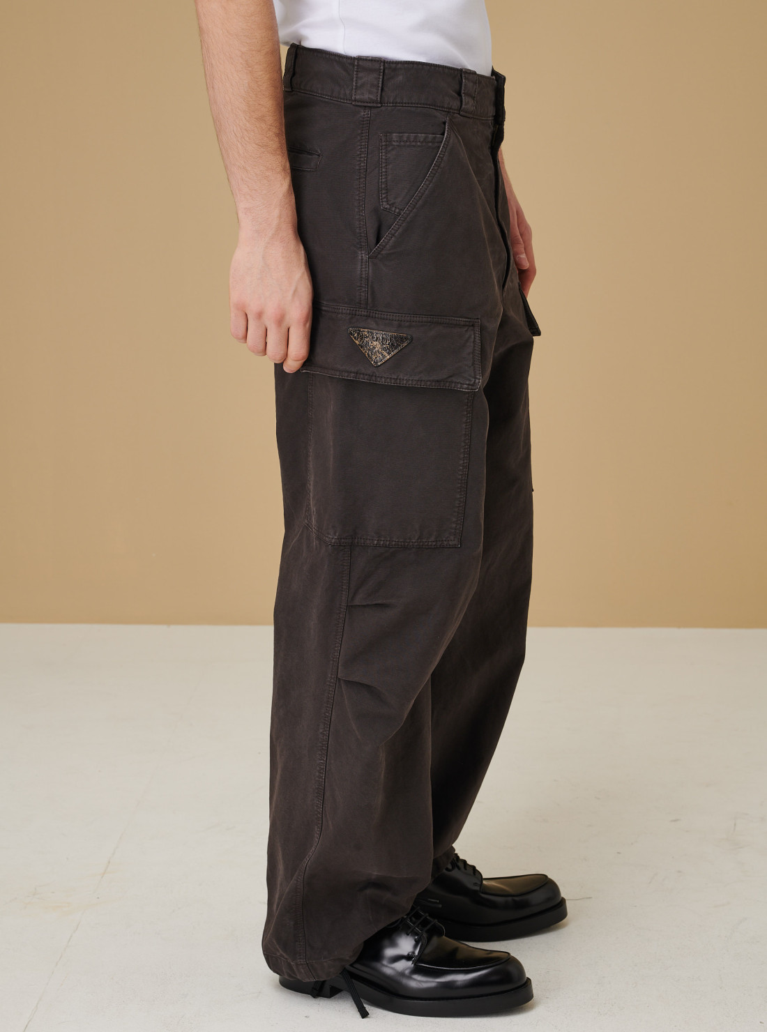 Pantalon en coton teint en pièce