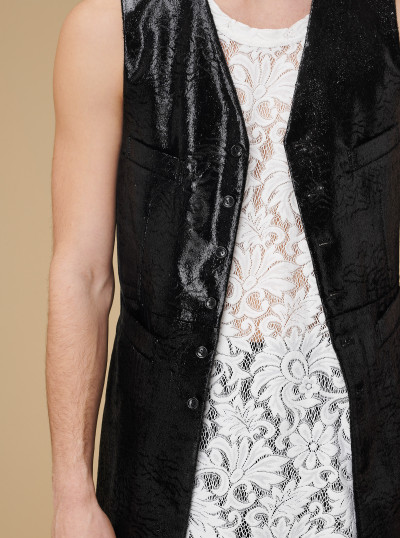 Sleeveless coat 2