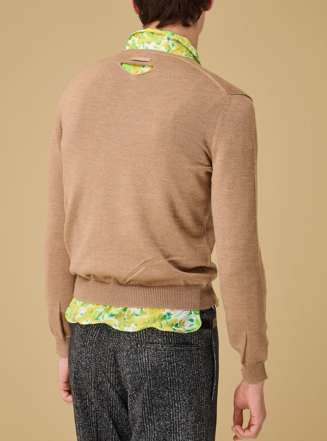 Pull col V en laine