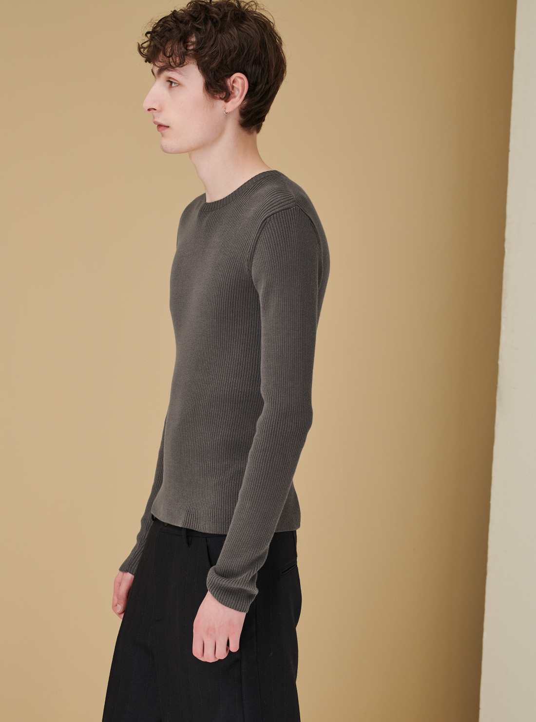 Compact Roundneck