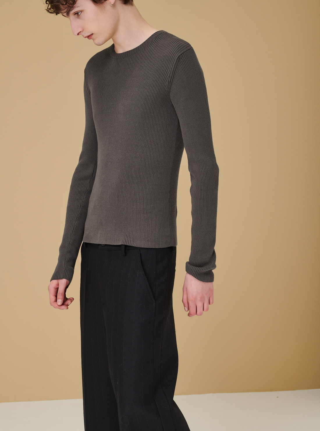 Compact Roundneck