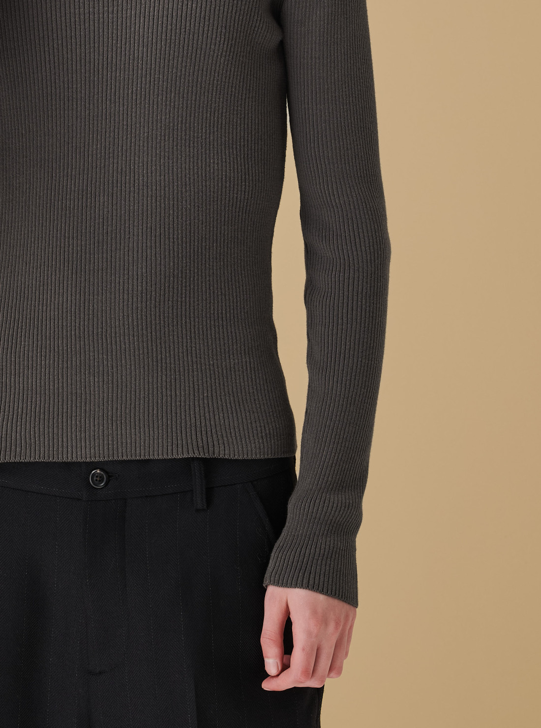 Compact Roundneck