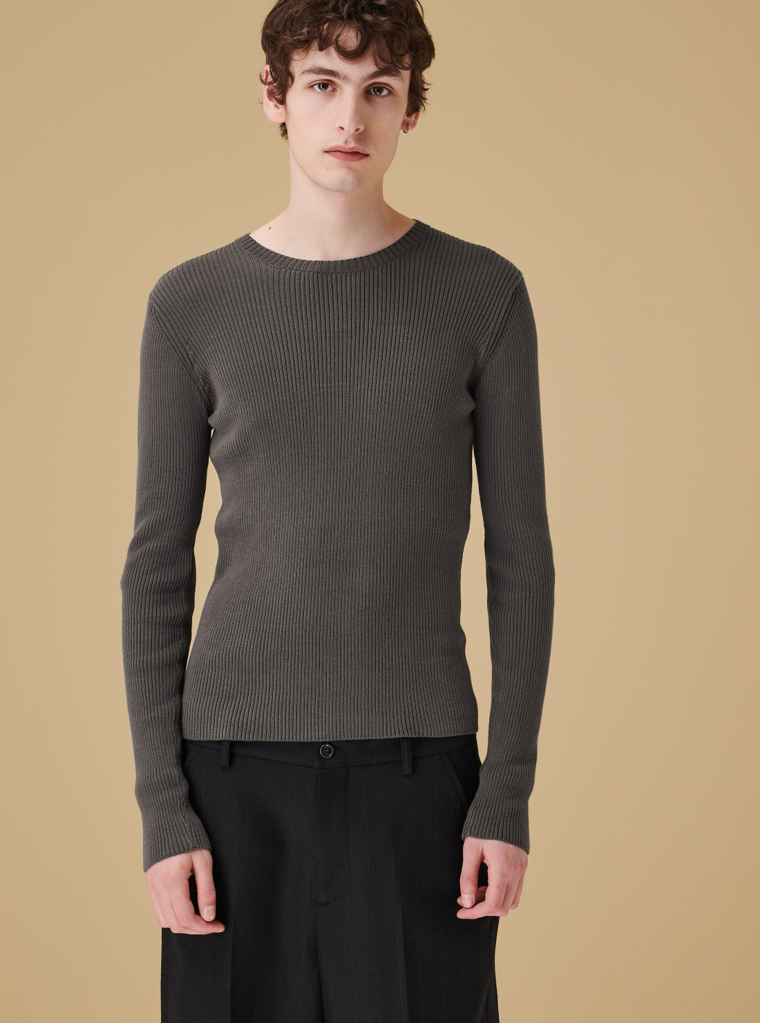 Compact Roundneck