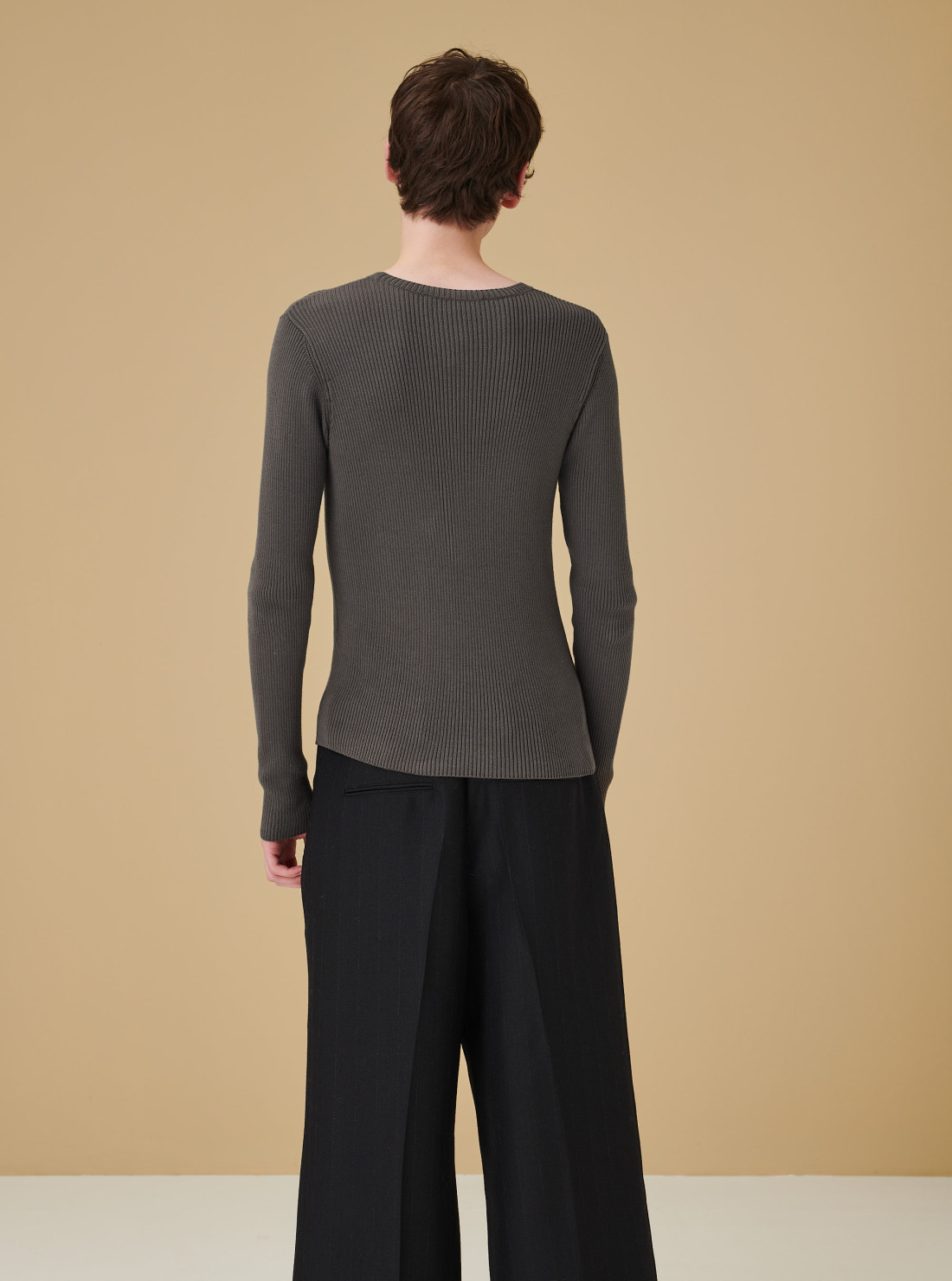 Compact Roundneck