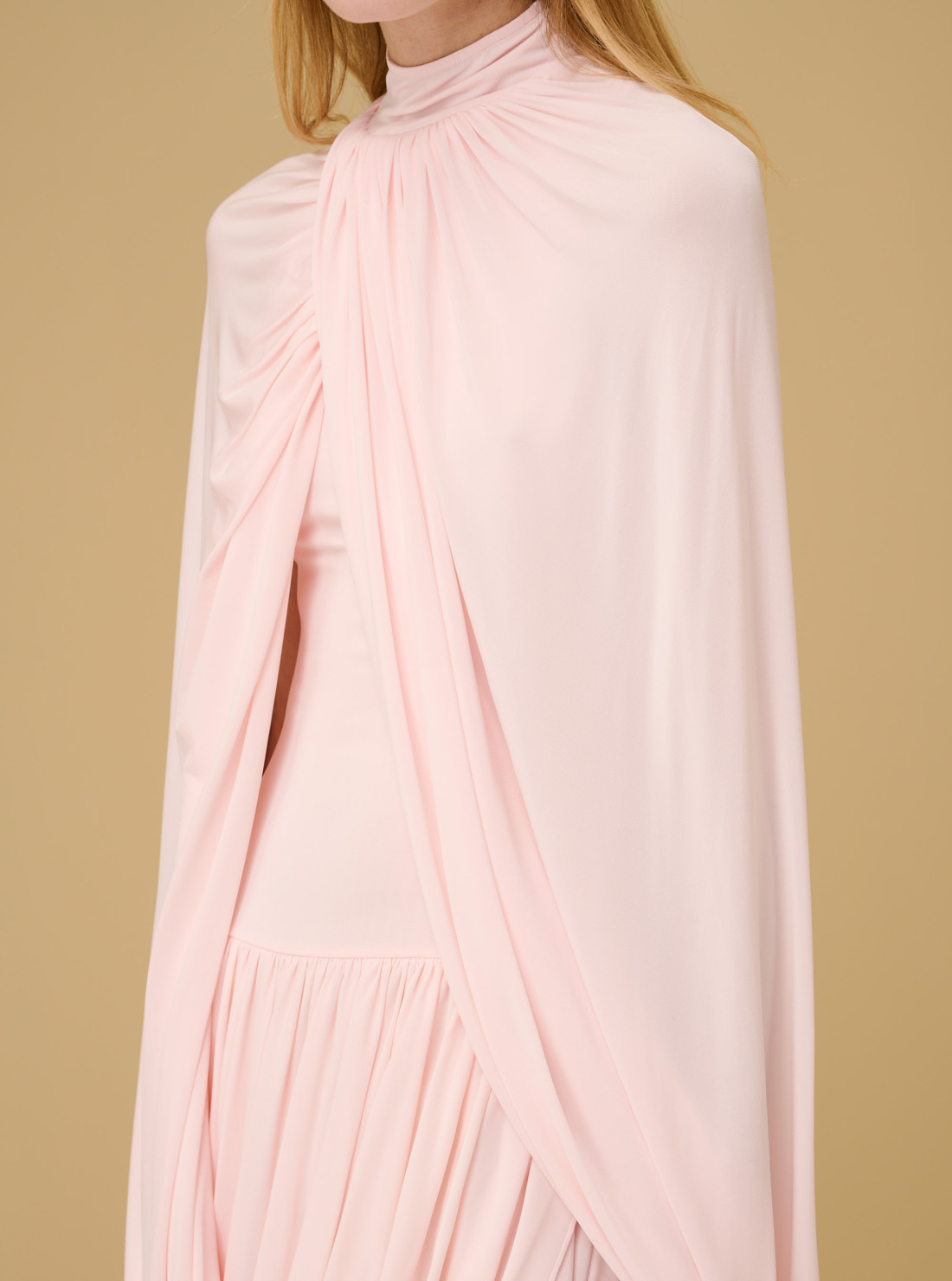 Robe cape en jersey souple