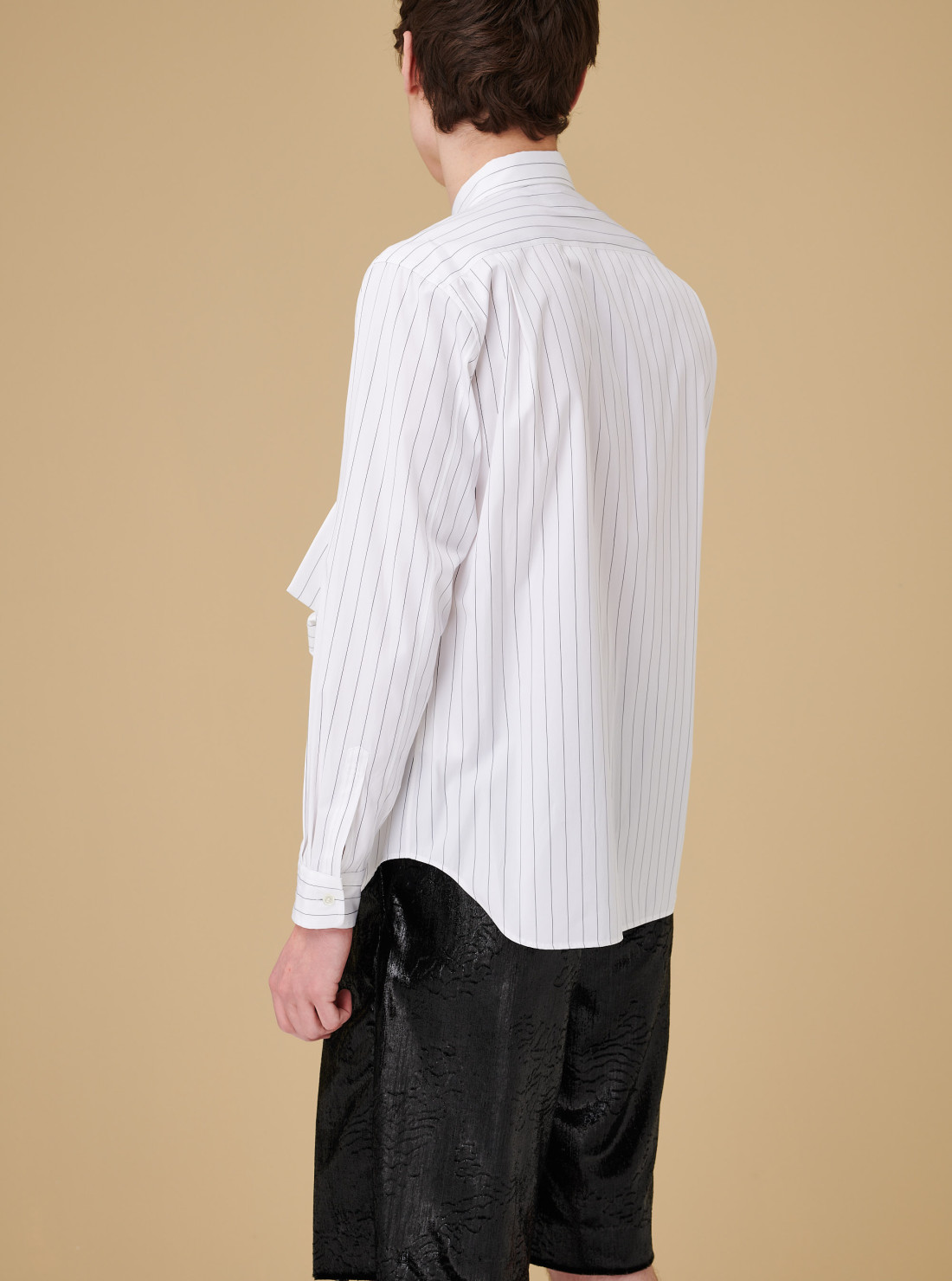 Shirt with knots