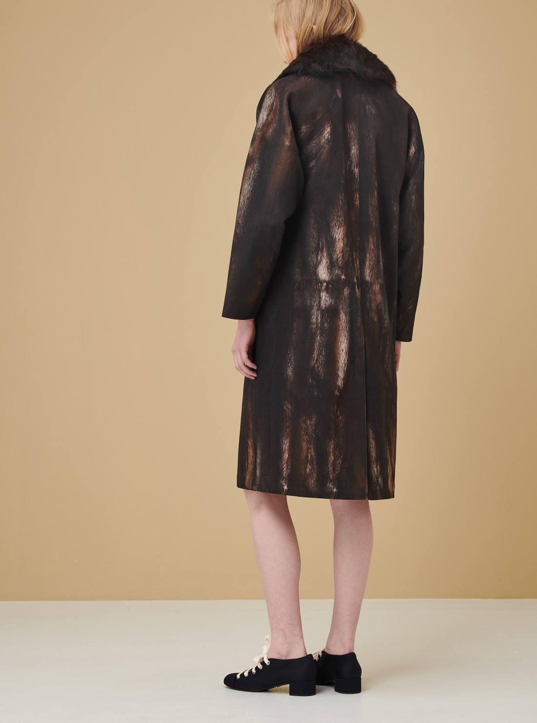 Manteau avec col en fourrure