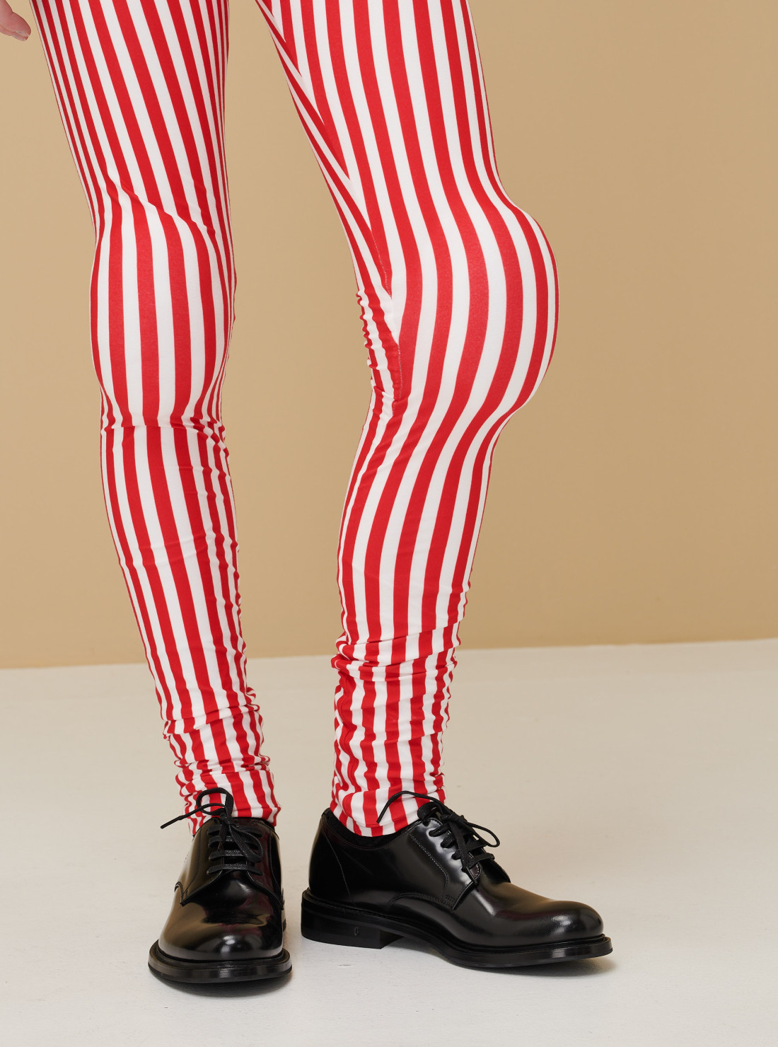 Asymmetrical striped leggings