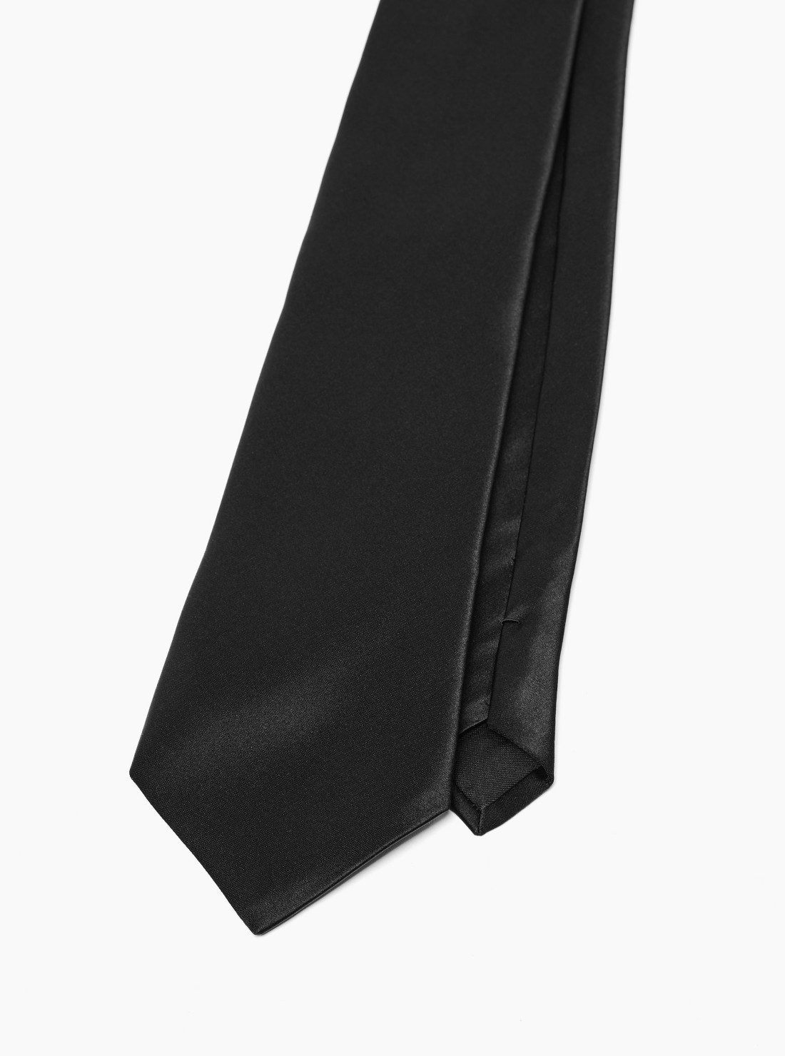 Wide tapered tie in silk satin