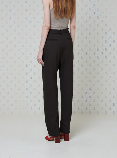 Pantalon à entrejambe baissé 2