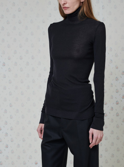 Seamlesss high neck top