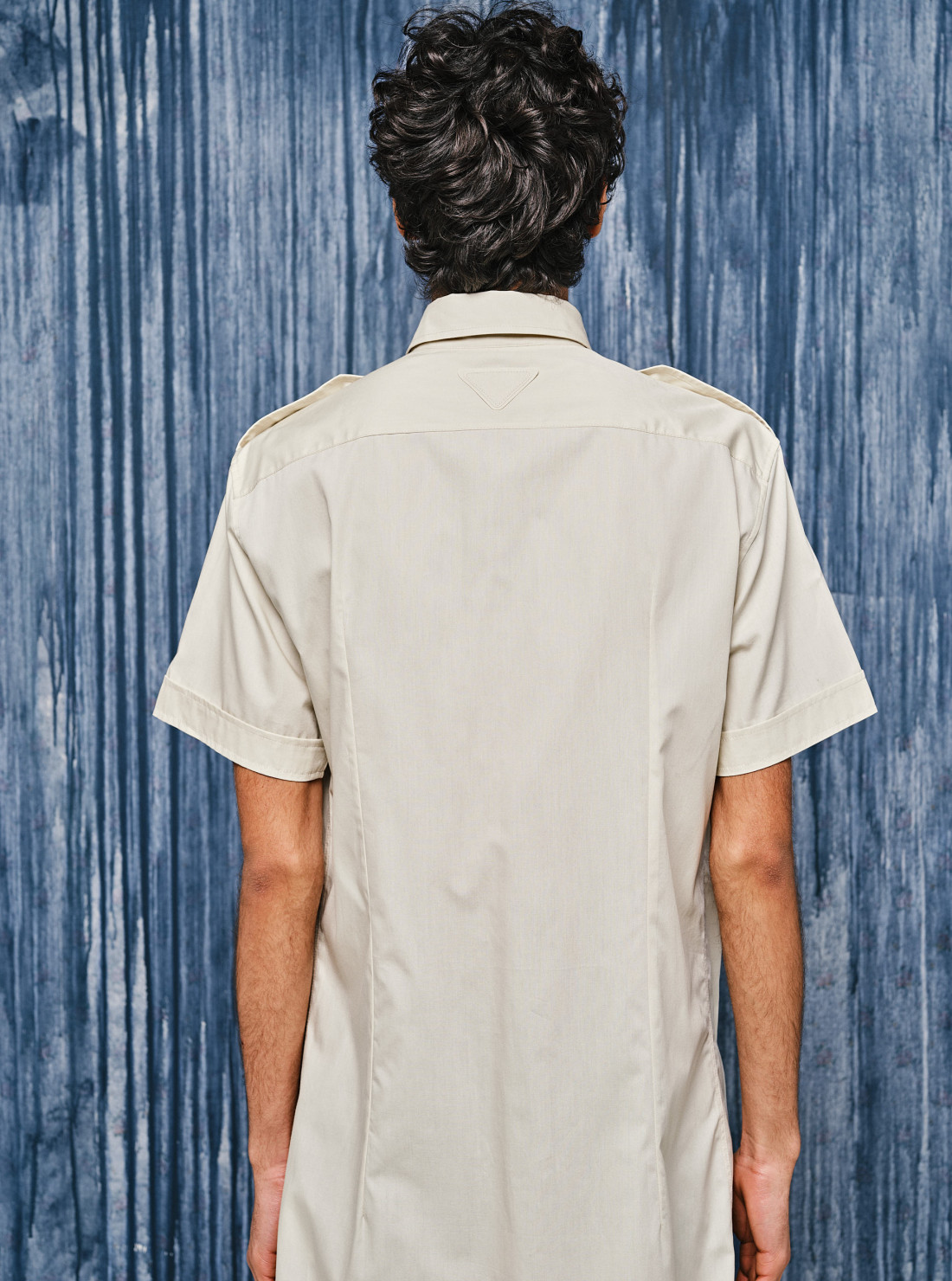 Short-sleeved cotton shirt