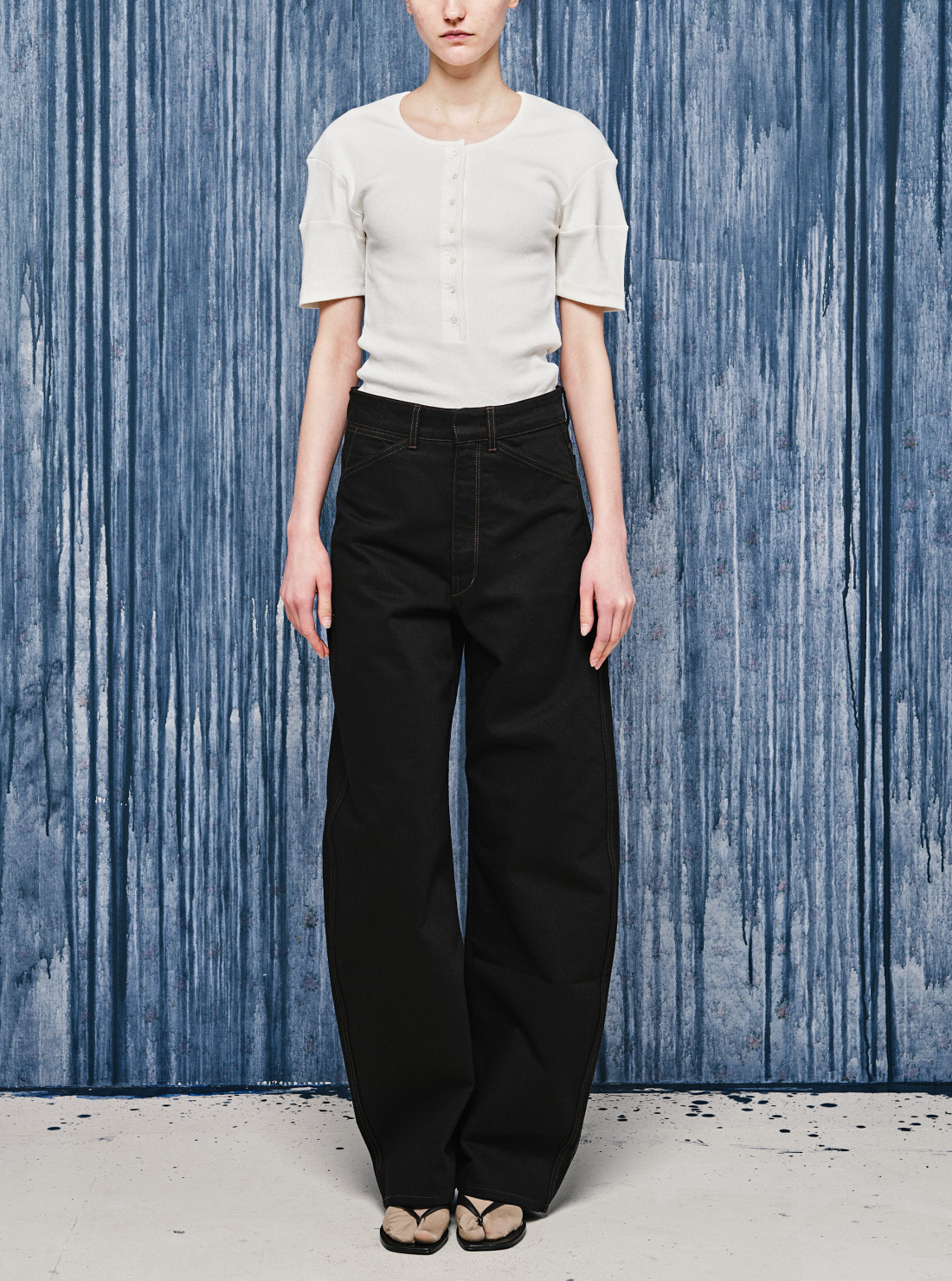 Pantalon arrondi taille haute