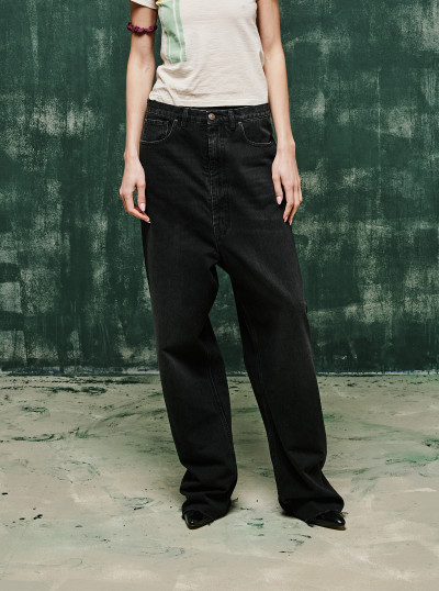Dropped-Rise Jeans 2