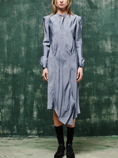 Robe en biais plissée