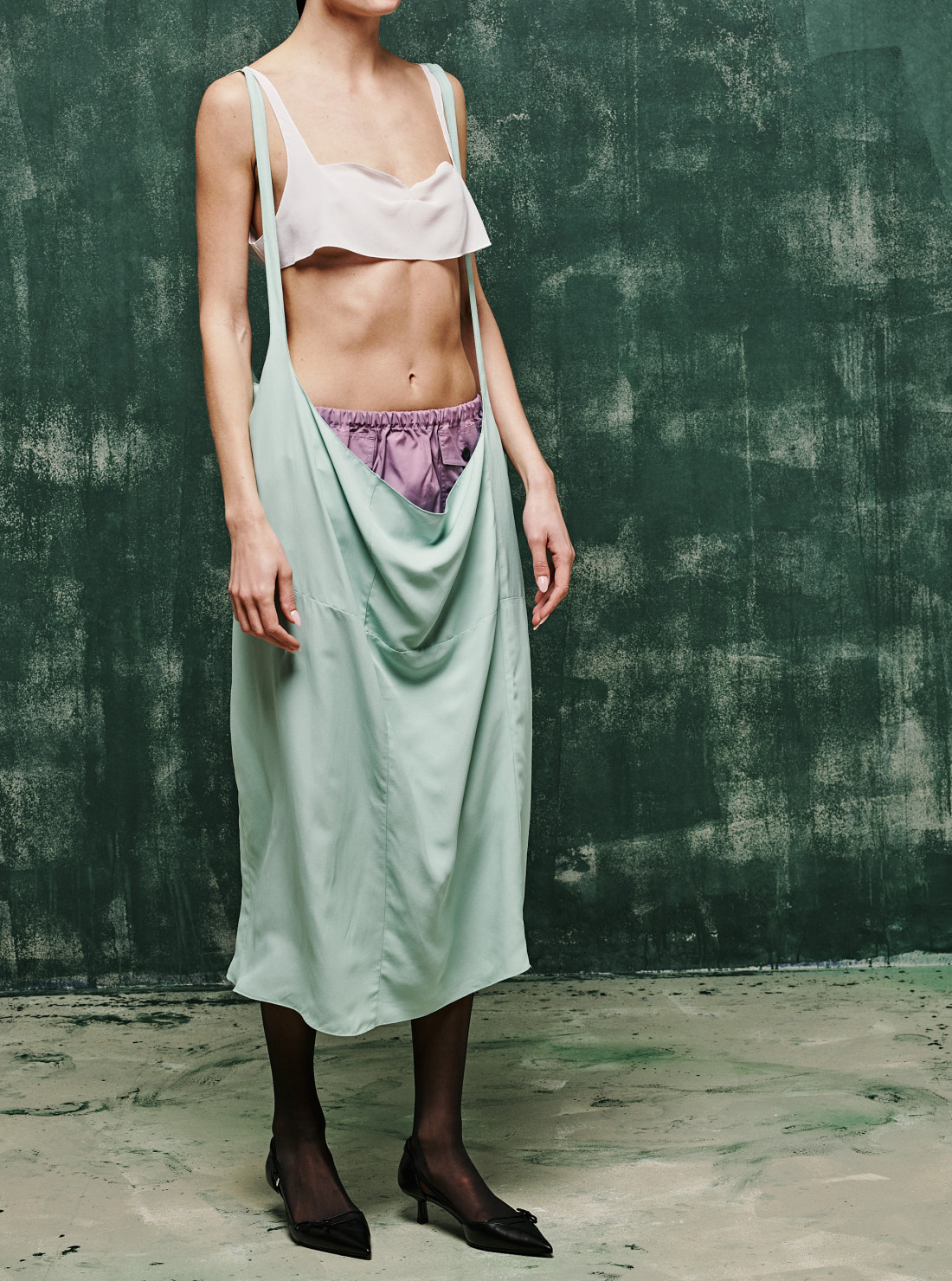 Crepe skirt with suspender straps