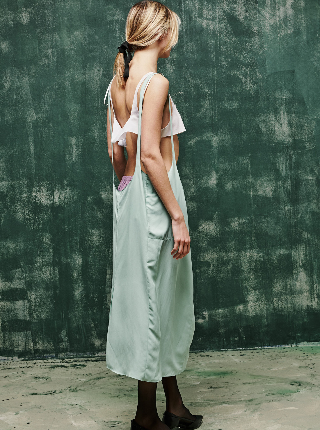 Crepe skirt with suspender straps