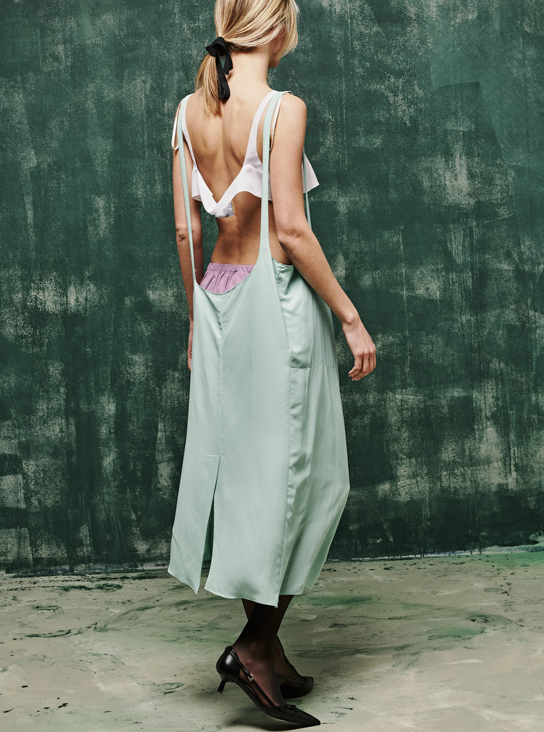 Crepe skirt with suspender straps