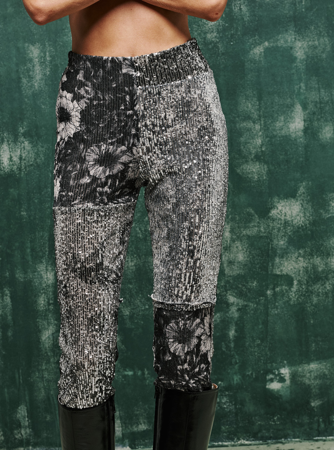 Pantalon patchwork floral à sequins