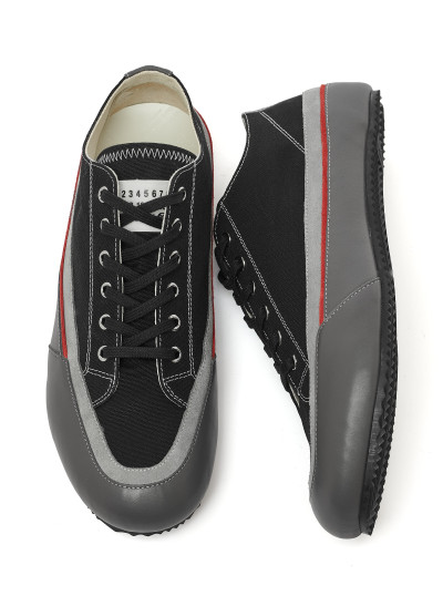 Traveler Sneaker 2